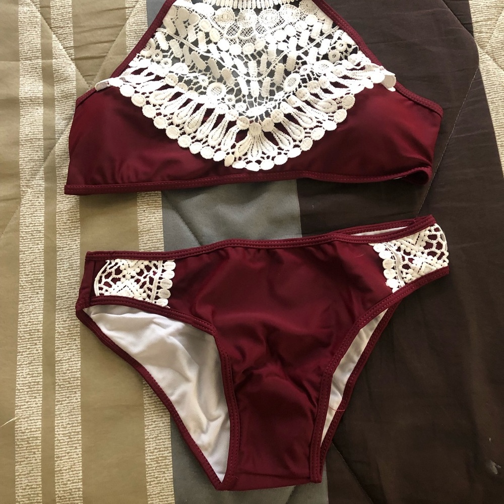 WOmens 2 piece bathing suit
